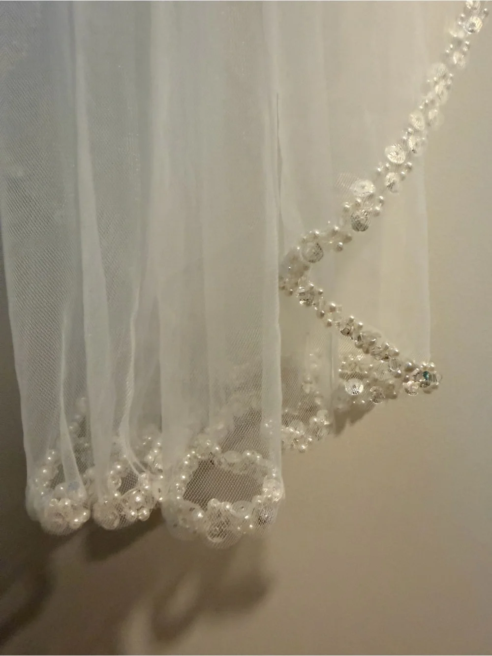 Classic White Bridal Veil with Beaded Edge - Picture 4 of 5